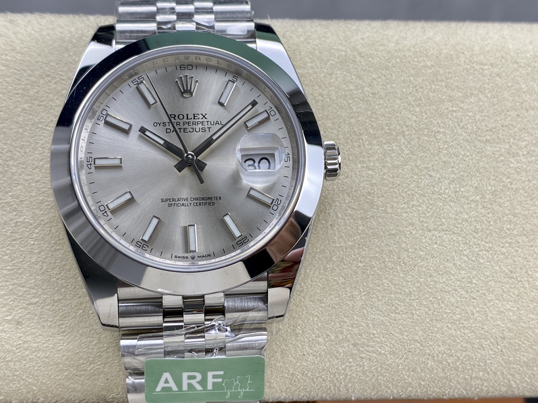 Rolex Datejust 41mm m126300 0004 Silver Stick DIal Oystersteel Case Domed Bezel
